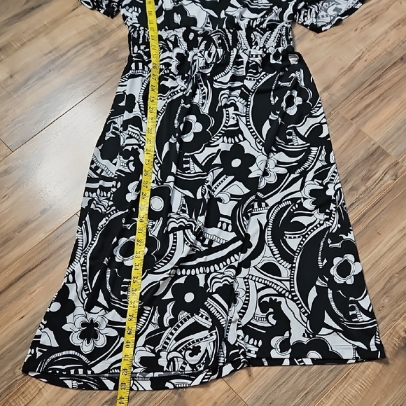 Croft & Barrow Black and White Floral Dress - Picture 8 of 9